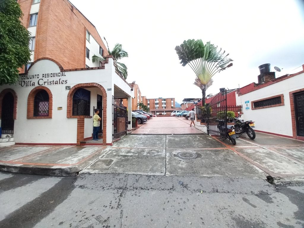 Local en venta Tolima Ibagué Ub Los Comuneros 14 m2 Habitaciones 0 Baños 1 Garajes 0 Precio $63000000