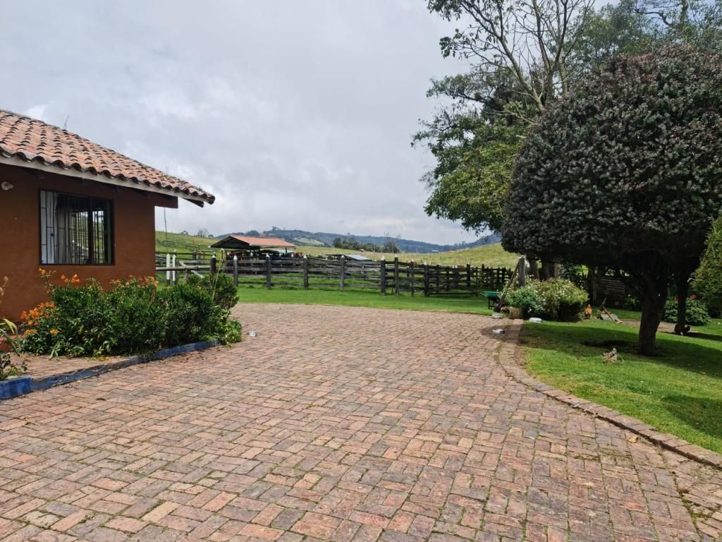 Finca en venta Cundinamarca Subachoque Subachoque 640 m2 Habitaciones 6 Baños 6 Garajes 4 Precio $5400000000