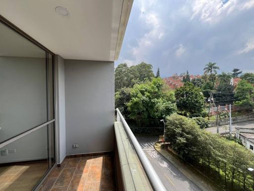 Apartamento en arriendo Antioquia Envigado El Esmeraldal 85 m2 Habitaciones 3 Baños 2 Garajes 1 Precio $3700000