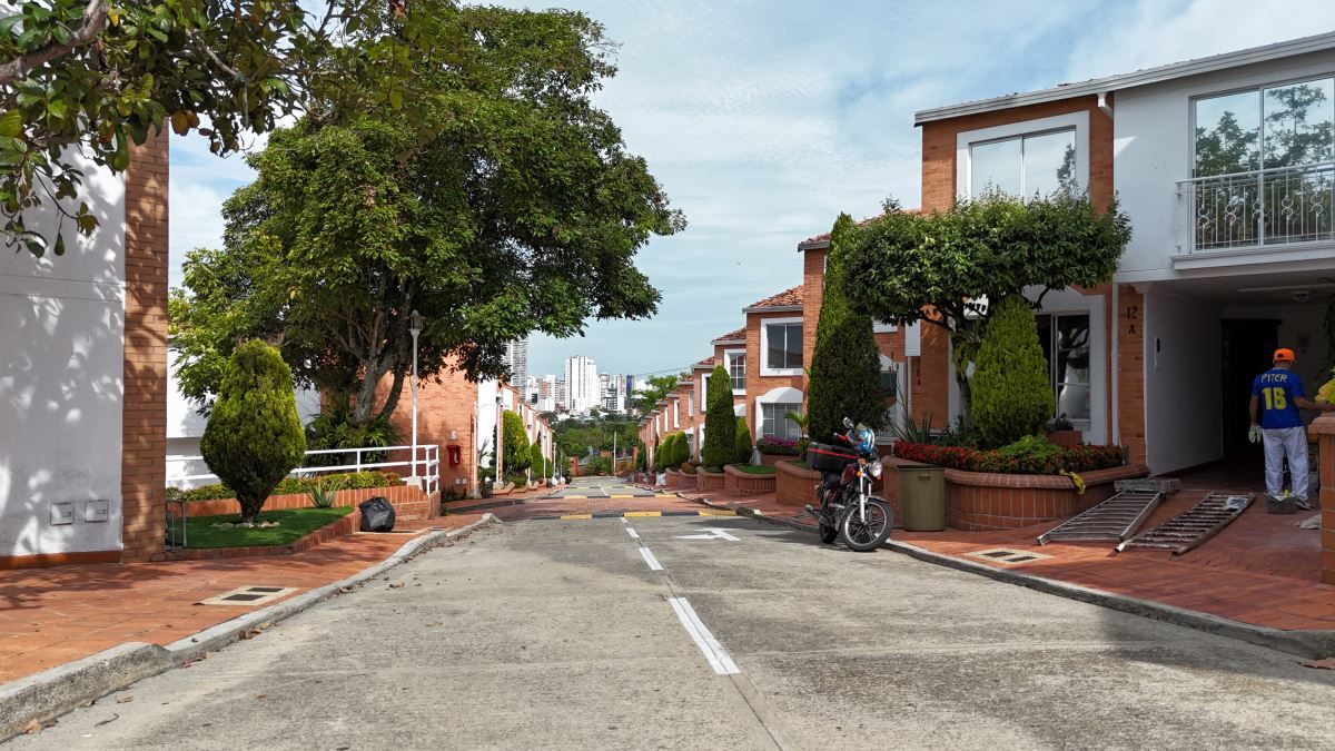 Casa en venta Santander Bucaramanga Urbanización Portal Del Cacique 185 m2 Habitaciones 3 Baños 4 Garajes 2 Precio $840000000