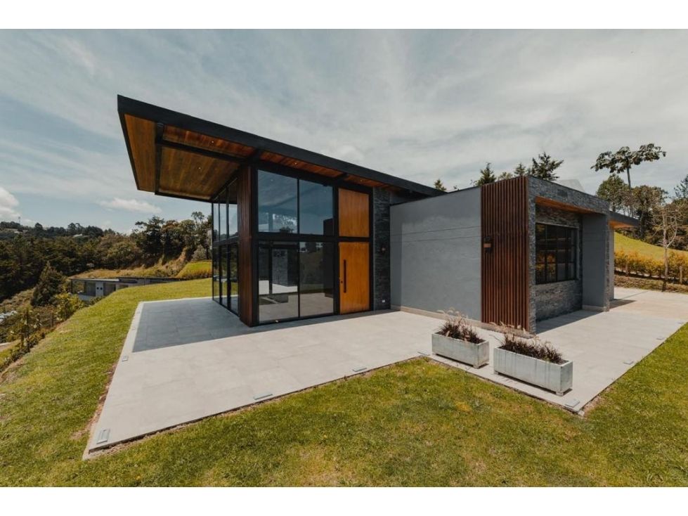 Casa en arriendo Antioquia Medellín Medellín 224 m2 Habitaciones 4 Baños 5 Garajes 6 Precio $17000000