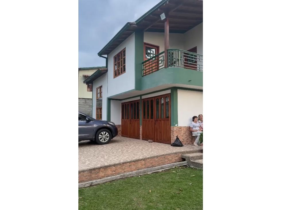 Casa Campestre en venta Antioquia La Ceja Centro 300 m2 Habitaciones 6 Baños 5 Garajes 6 Precio $2500000000