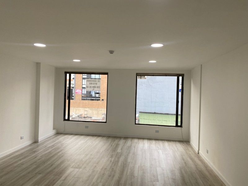 Oficina en arriendo Cundinamarca Bogotá Santa Barbara Oriental 37 m2 Habitaciones 0 Baños 1 Garajes 1 Precio $2695540