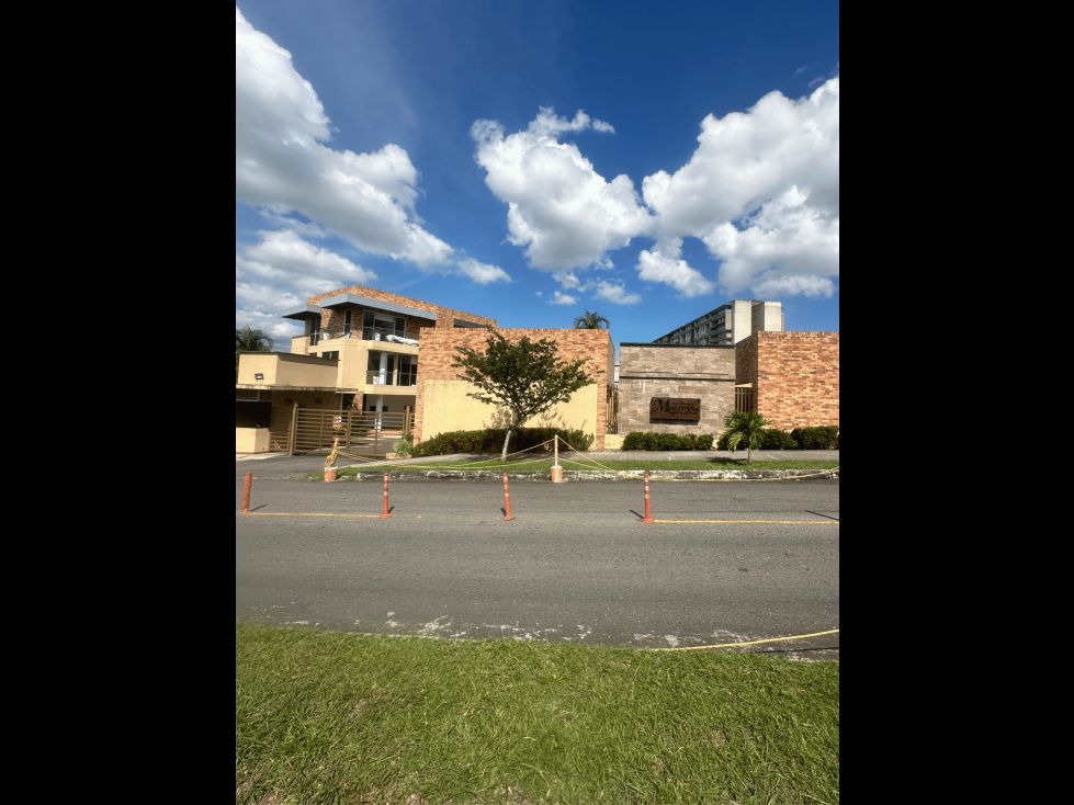 Lote en venta Tolima Ibagué Cd Simon Bolivar Et I 105 m2 Habitaciones 0 Baños 0 Garajes 2 Precio $180000000