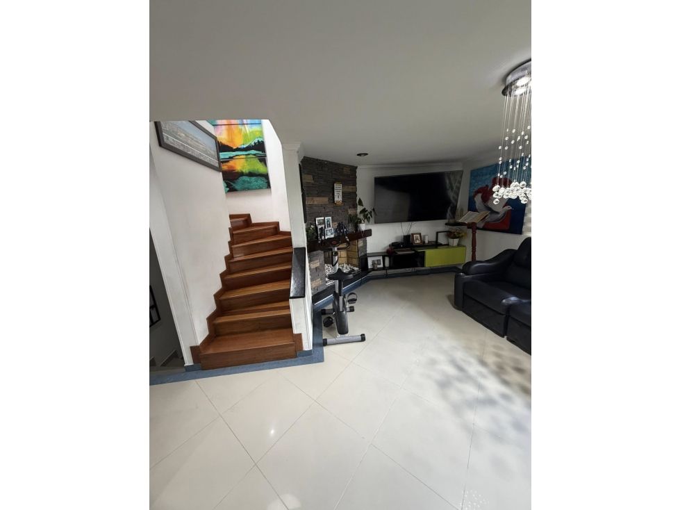 Casa en venta Cundinamarca Bogotá Hayuelos 164 m2 Habitaciones 4 Baños 3 Garajes 2 Precio $780000000
