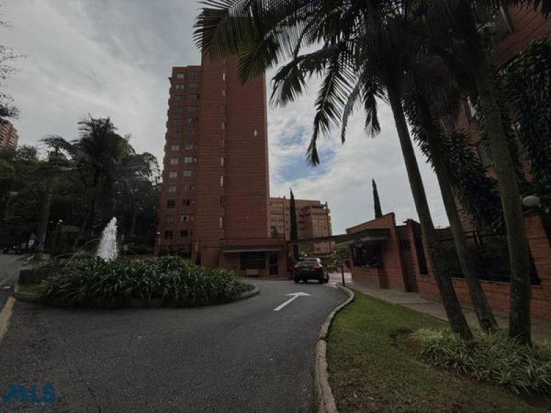 Apartamento en venta Antioquia Medellín El Tesoro 138 m2 Habitaciones 3 Baños 2 Garajes 2 Precio $1000000000