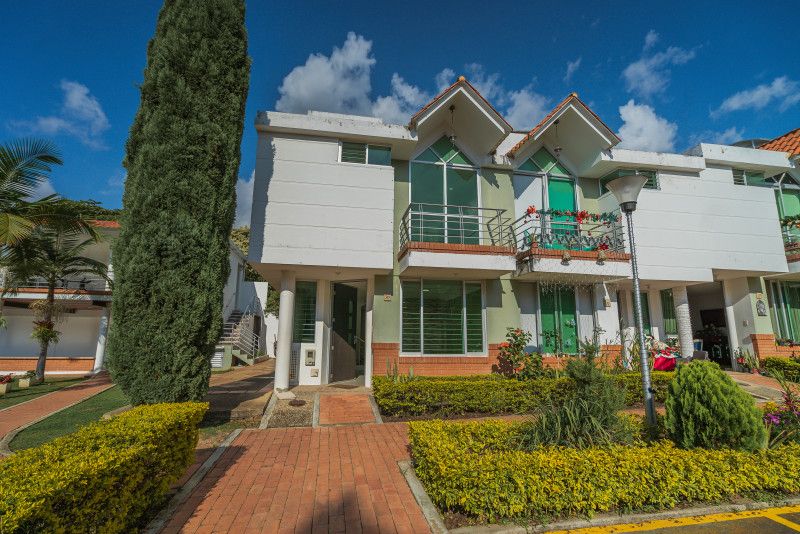Inmuebles en Remate Casa en venta Cundinamarca Fusagasugá Ub Altamira 86 m2 Habitaciones 4 Baños 4 Garajes 2 Precio $382000000