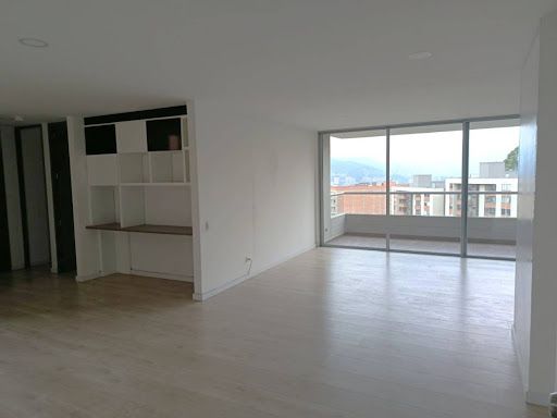Apartamento en arriendo Antioquia Envigado La Inmaculada 140 m2 Habitaciones 3 Baños 4 Garajes 2 Precio $6800000
