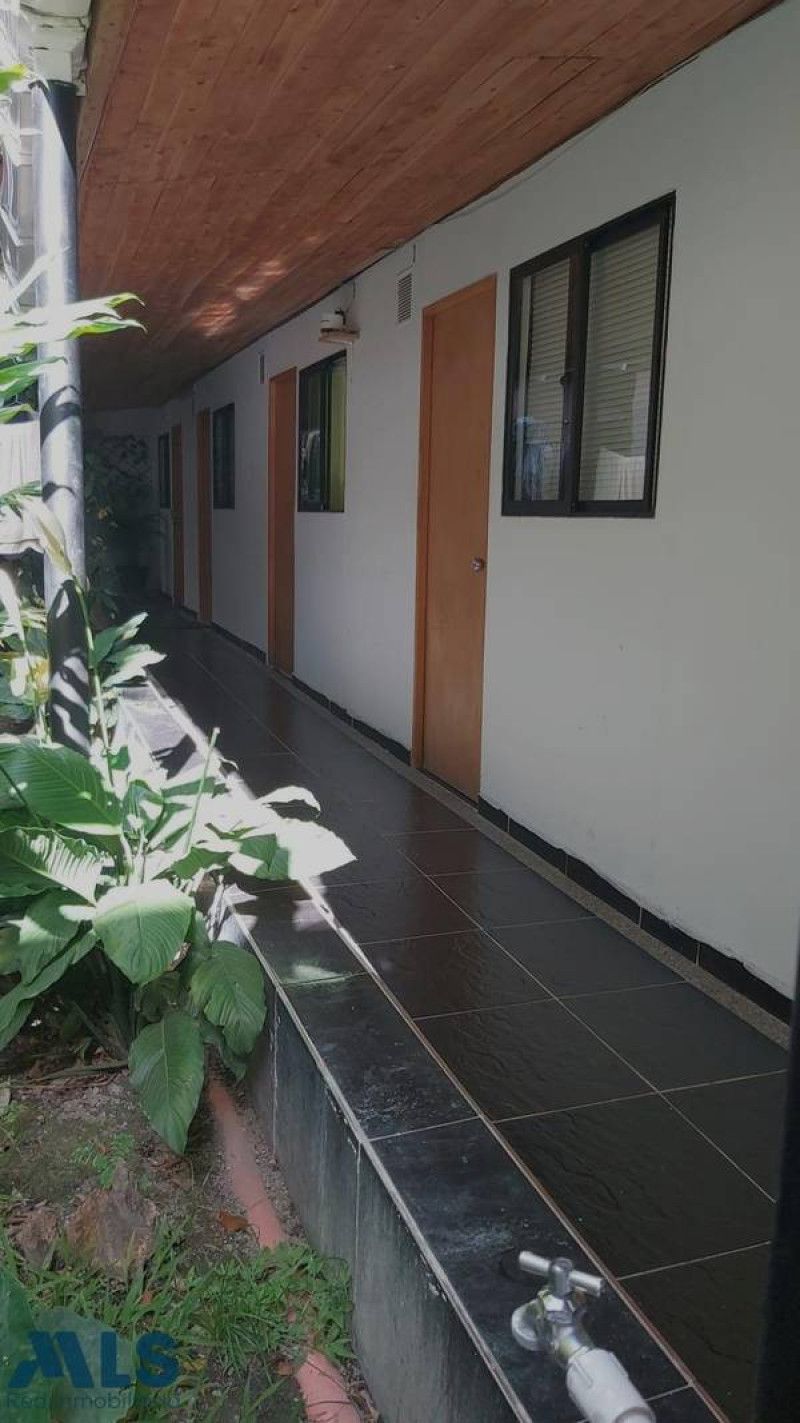 Casa en venta Antioquia Medellín San Joaquin 327 m2 Habitaciones 10 Baños 10 Garajes 10 Precio $2200000000