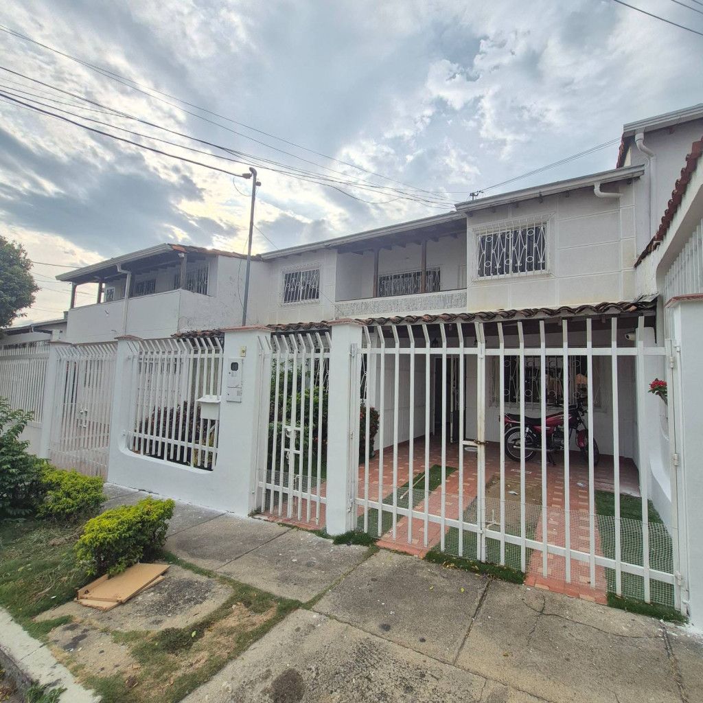 Casa en arriendo Santander Bucaramanga Otros 215 m2 Habitaciones 5 Baños 3 Garajes 2 Precio $3200000