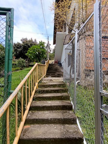 Casa en arriendo Antioquia Medellín El Rincon 50 m2 Habitaciones 2 Baños 1 Garajes 0 Precio $1600000