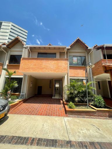Casa en arriendo Santander Floridablanca Cr Alamos 150 m2 Habitaciones 3 Baños 4 Garajes 1 Precio $4430000