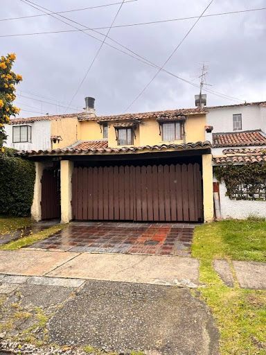 Casa en venta Cundinamarca Bogotá Pontevedra 297 m2 Habitaciones 4 Baños 4 Garajes 4 Precio $1200000000