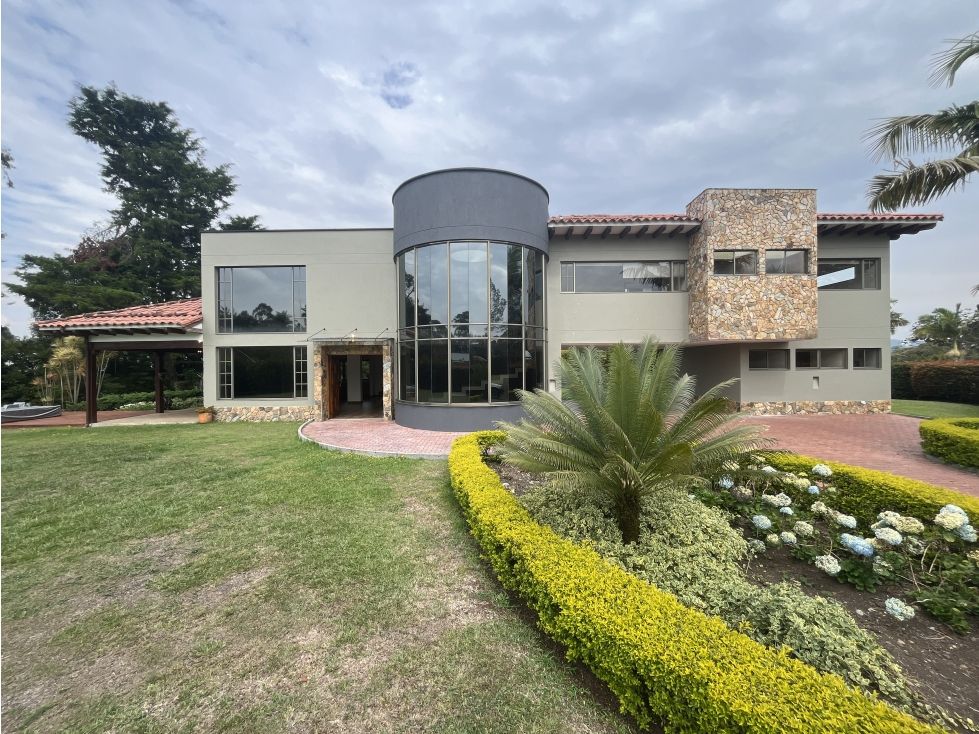 Casa en venta Antioquia Rionegro Parcelacion Prado Verde 450 m2 Habitaciones 3 Baños 4 Garajes 4 Precio $2600000000