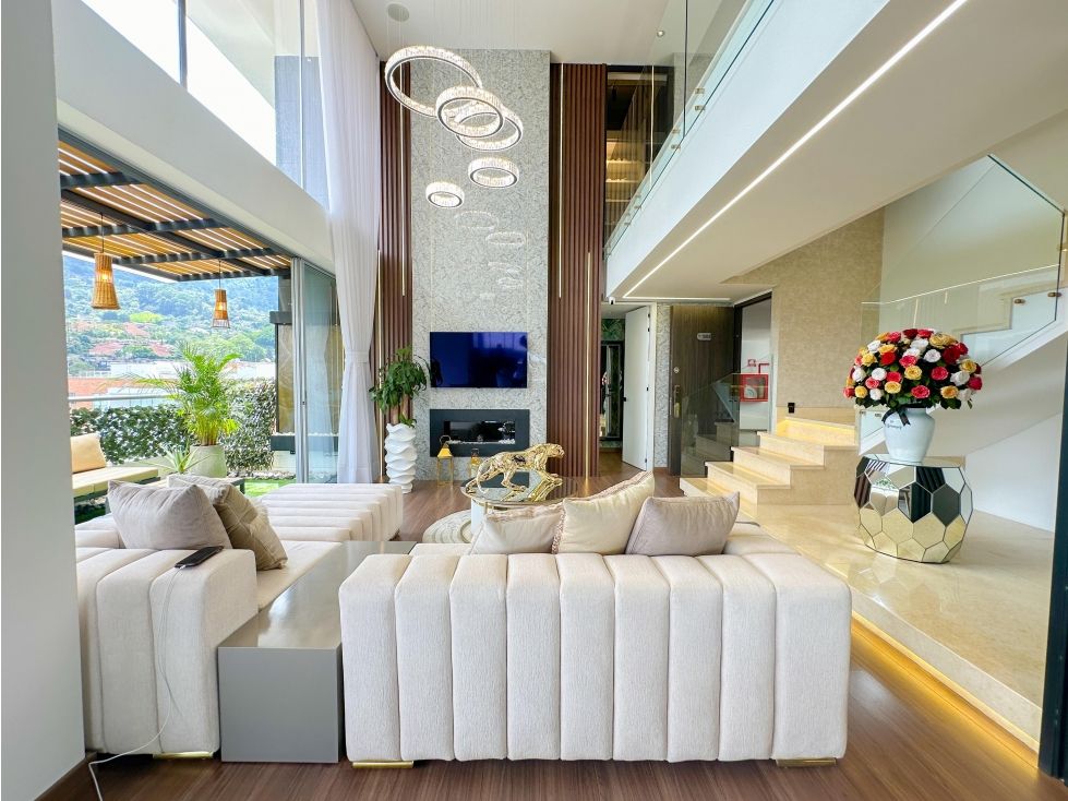 Apartamento en arriendo Antioquia Envigado Envigado 290 m2 Habitaciones 3 Baños 4 Garajes 0 Precio $28000000