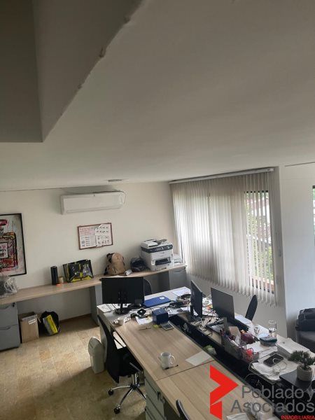 Oficina en arriendo Antioquia Medellín La Aguacatala 170 m2 Habitaciones 0 Baños 4 Garajes 2 Precio $9000000