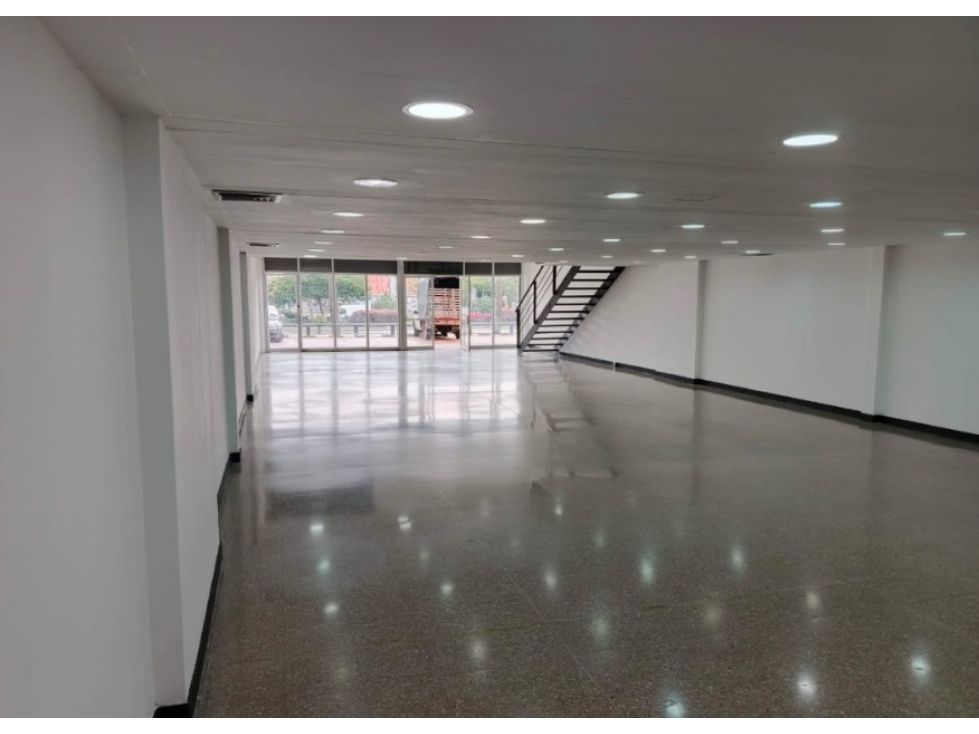 Oficina en arriendo Antioquia Medellín Cristo Rey 316 m2 Habitaciones 0 Baños 2 Garajes 3 Precio $27953650