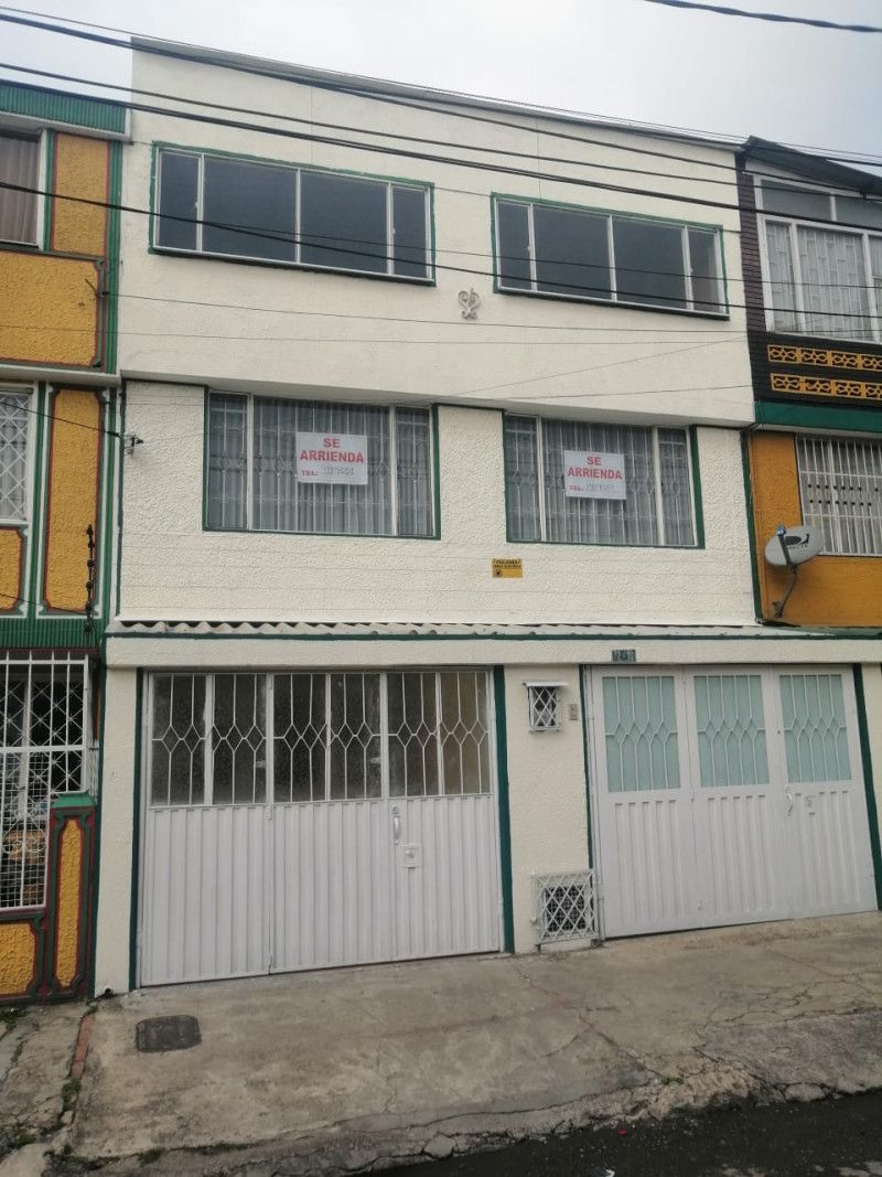 Casa en arriendo Cundinamarca Bogotá Carvajal 90 m2 Habitaciones 4 Baños 3 Garajes 1 Precio $3000000