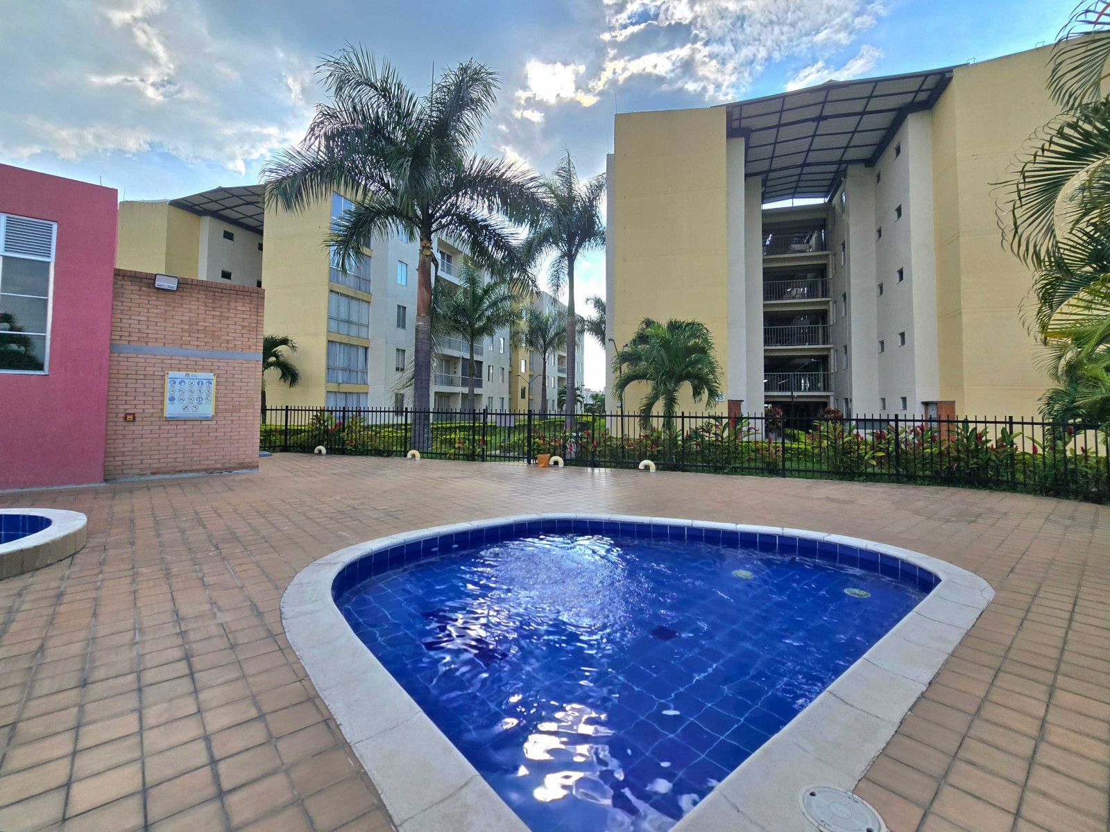 Apartamento en venta Valle Del Cauca Palmira Otros 66 m2 Habitaciones 2 Baños 2 Garajes 1 Precio $260000000