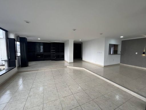 Apartamento en arriendo Risaralda Pereira Pinares 220 m2 Habitaciones 4 Baños 3 Garajes 2 Precio $4800000