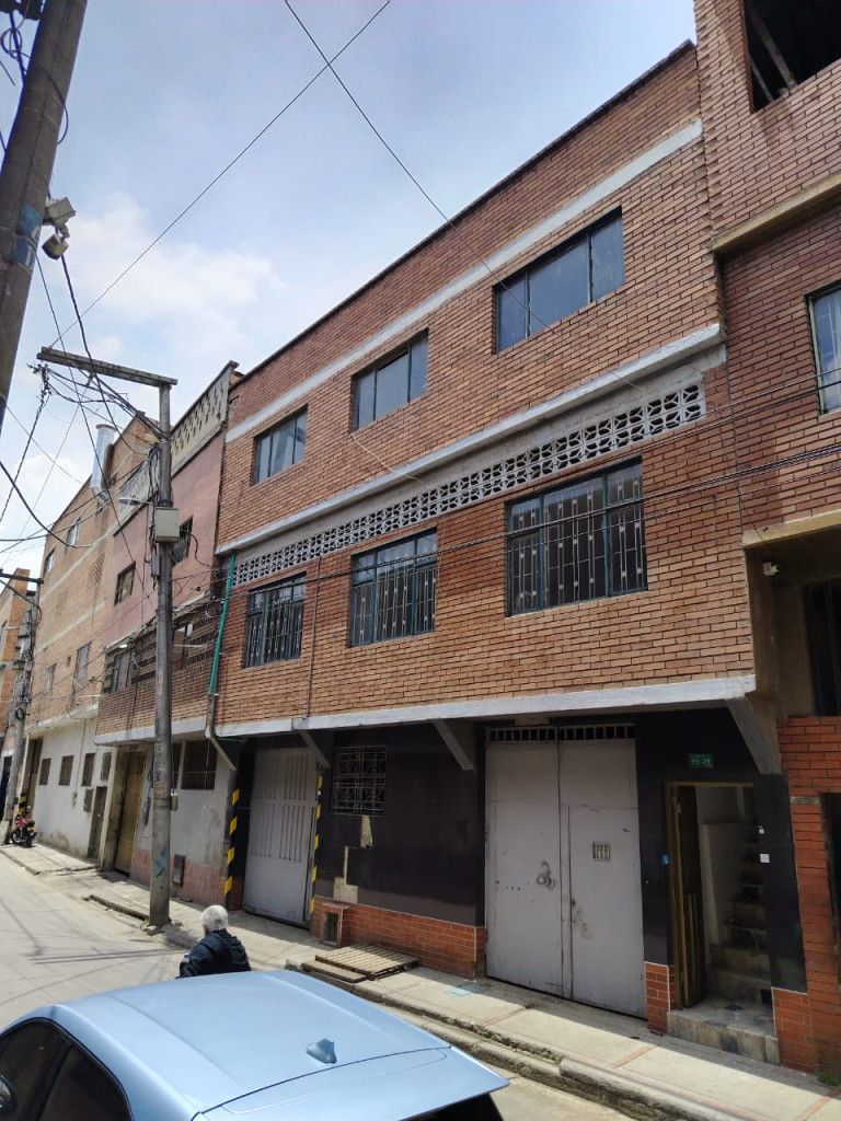 Bodega en arriendo Cundinamarca Bogotá San Benito 408 m2 Habitaciones 0 Baños 4 Garajes 2 Precio $7000000