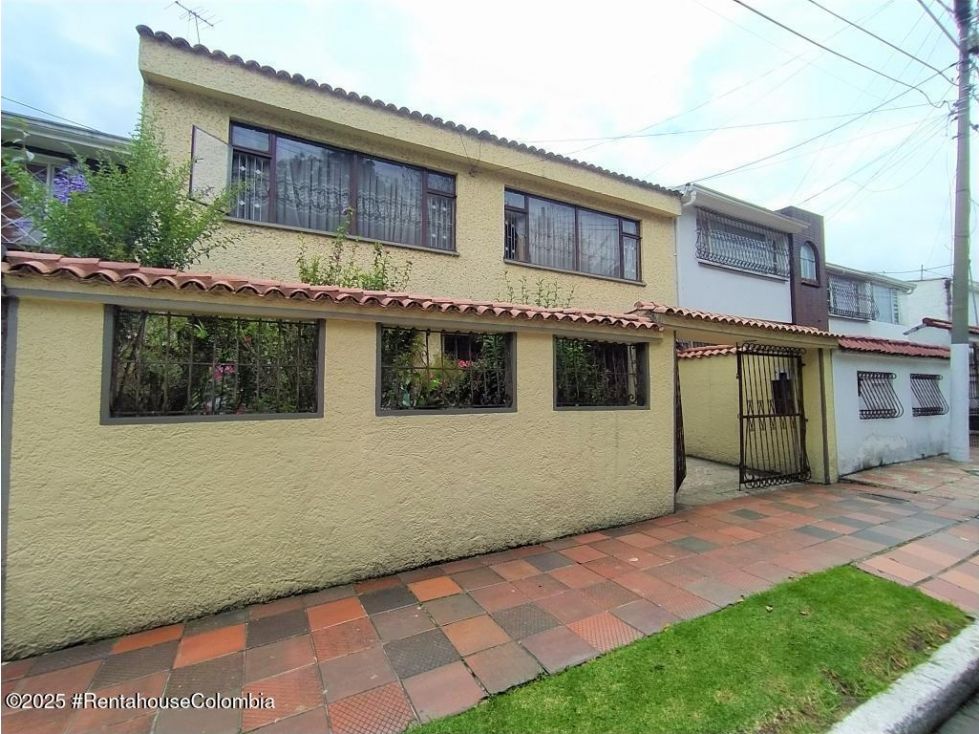 Casa en venta Cundinamarca Bogotá Santa Rosa 207 m2 Habitaciones 4 Baños 4 Garajes 1 Precio $890000000