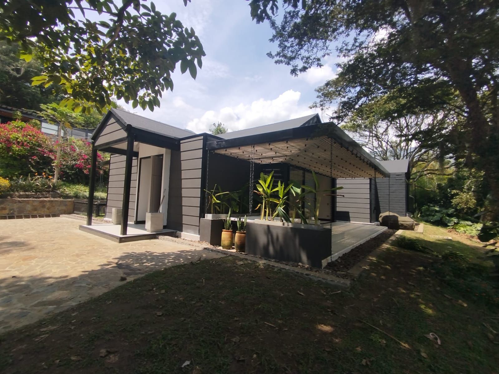 Finca en arriendo Antioquia Copacabana Copacabana 3000 m2 Habitaciones 3 Baños 4 Garajes 1 Precio $7500000