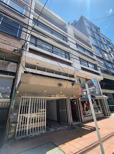 Local en venta Cundinamarca Bogotá Chapinero Central 226 m2 Habitaciones 0 Baños 4 Garajes 0 Precio $2700000000