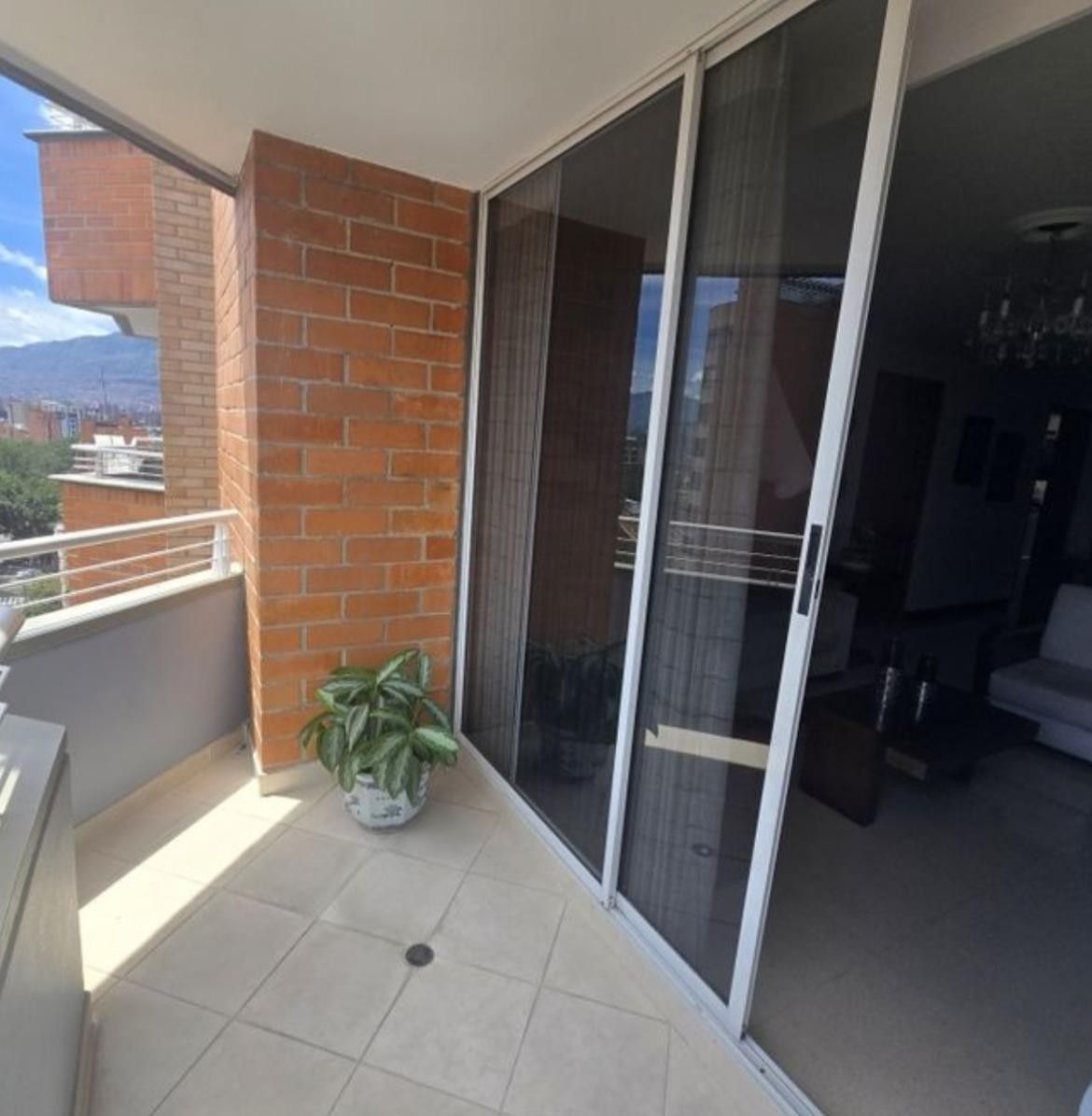 Apartamento en venta Antioquia Medellín Laureles 116 m2 Habitaciones 3 Baños 3 Garajes 2 Precio $1030000000