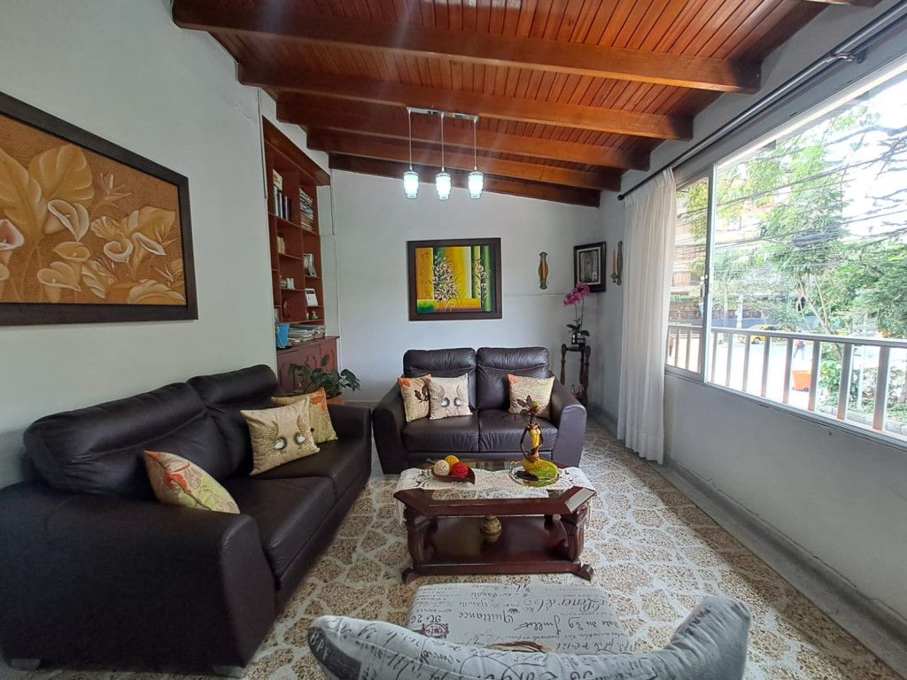 Casa en venta Antioquia Medellín San Joaquin 408 m2 Habitaciones 7 Baños 8 Garajes 2 Precio $2100000000