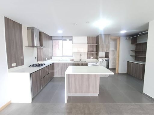 Apartamento en arriendo Antioquia Envigado Loma De Las Brujas 195 m2 Habitaciones 3 Baños 4 Garajes 2 Precio $9500000