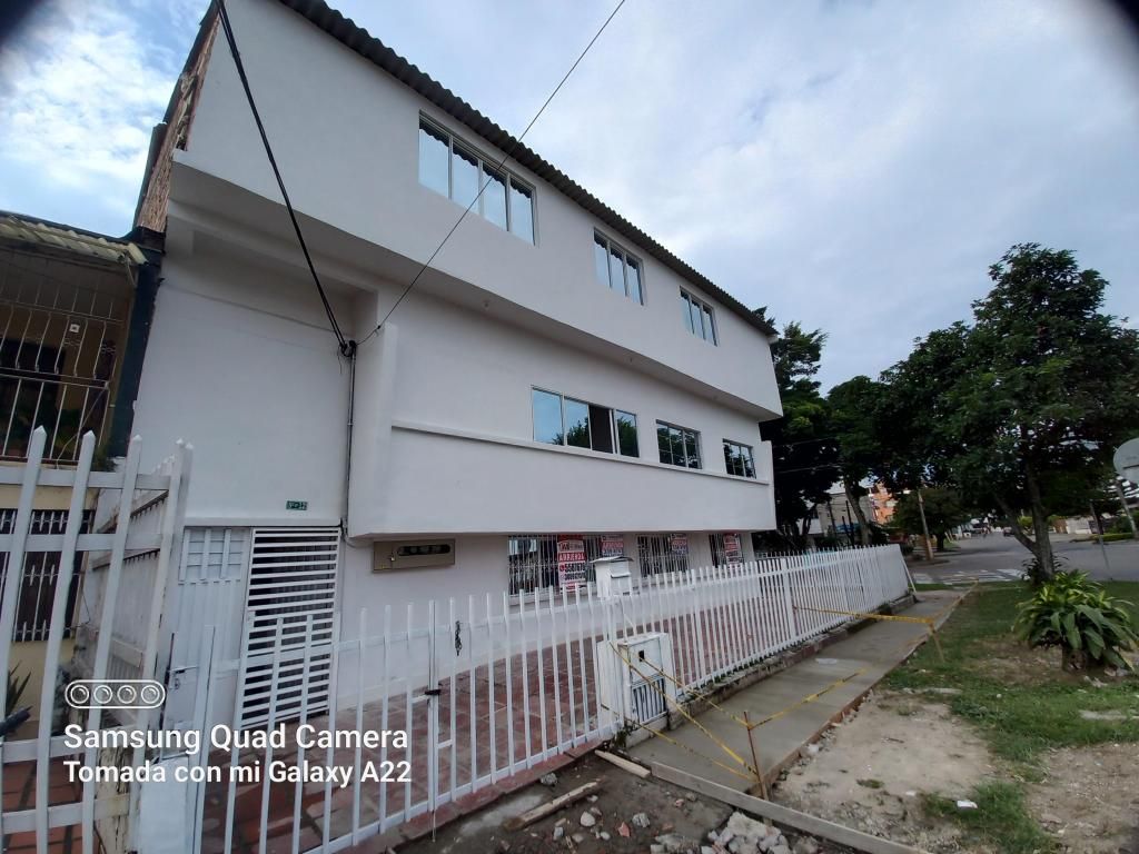 Apartaestudio en arriendo Valle Del Cauca Cali Champagnat 60 m2 Habitaciones 2 Baños 1 Garajes 0 Precio $950000