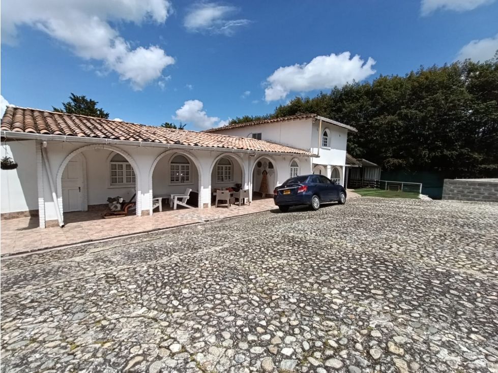 Finca en venta Antioquia La Ceja Fray Eugenio Ramirez Salazar 435 m2 Habitaciones 6 Baños 4 Garajes 6 Precio $4100000000