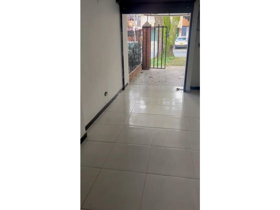 Apartaestudio en arriendo Antioquia Medellín La Gloria 12 m2 Habitaciones 0 Baños 1 Garajes 0 Precio $1430000