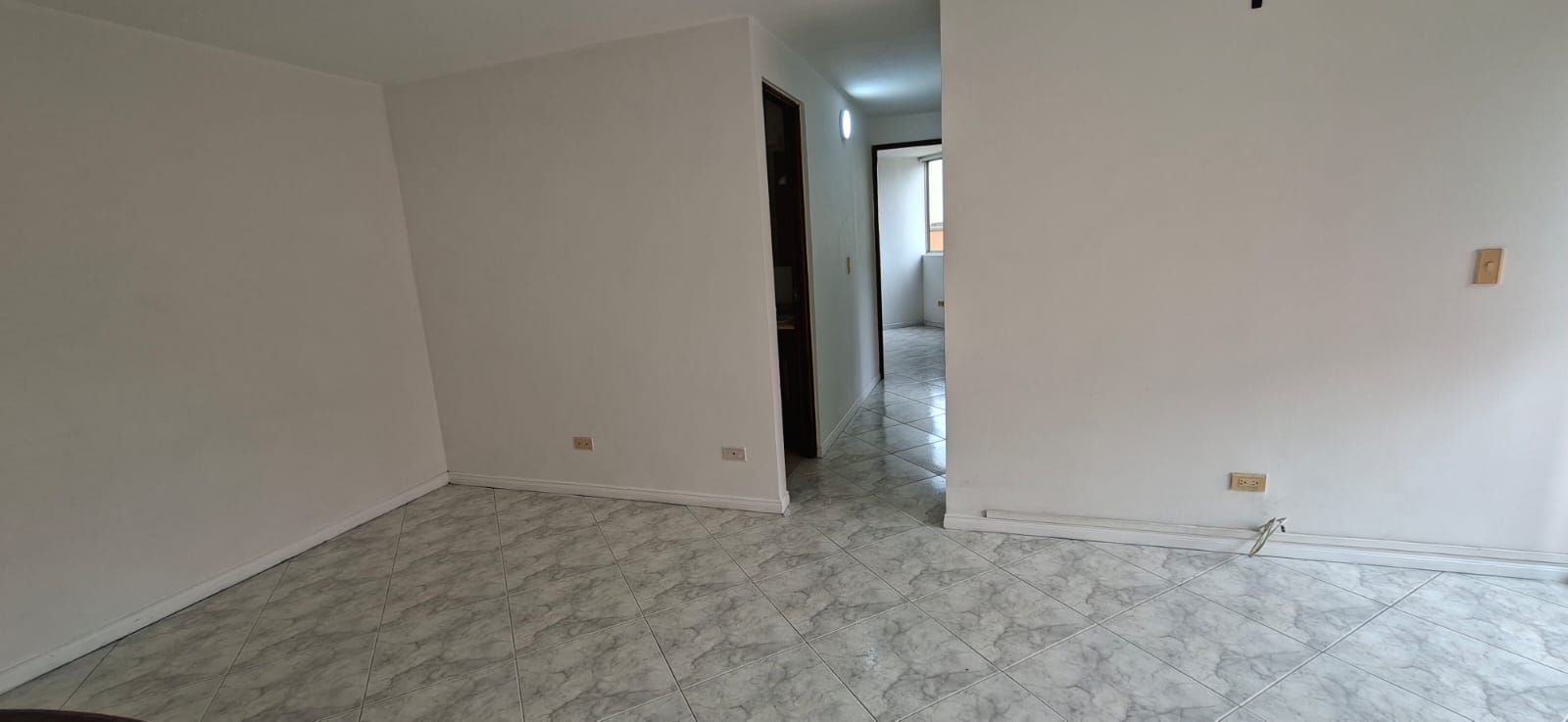 Apartamento en arriendo Antioquia Medellín Castropol 75 m2 Habitaciones 3 Baños 2 Garajes 1 Precio $3700000