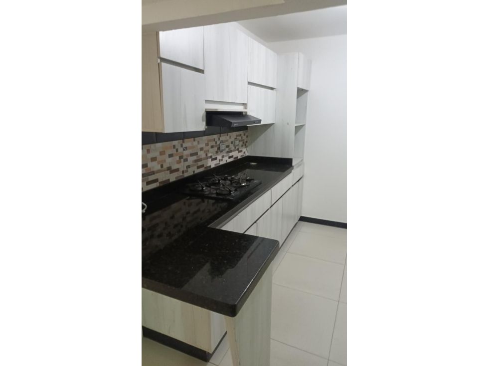 Apartaestudio en arriendo Antioquia Medellín Loma De Los Bernal 40 m2 Habitaciones 0 Baños 1 Garajes 0 Precio $1731000