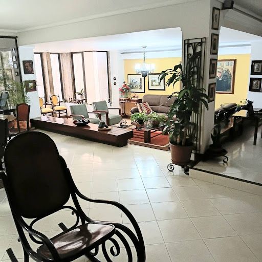 Apartamento en arriendo Antioquia Medellín Laureles 210 m2 Habitaciones 3 Baños 3 Garajes 2 Precio $4000000