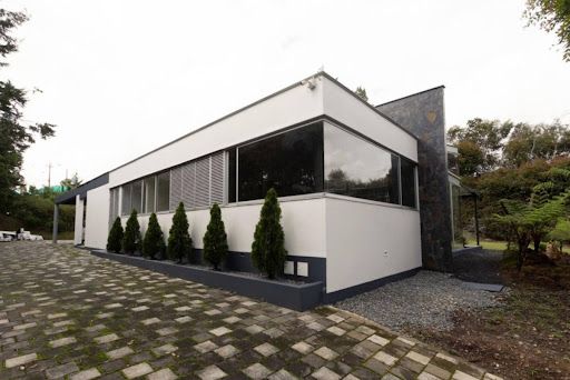 Casa en arriendo Antioquia Envigado Envigado 400 m2 Habitaciones 5 Baños 6 Garajes 8 Precio $13000000