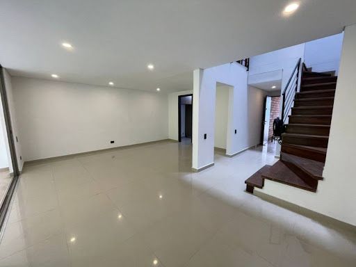 Casa en arriendo Antioquia Envigado Loma Del Atravesado 180 m2 Habitaciones 3 Baños 4 Garajes 2 Precio $10600000