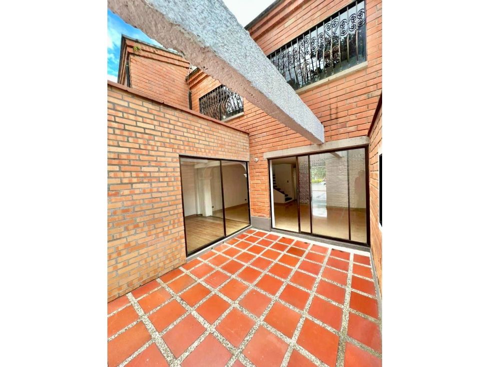 Casa en venta Antioquia Envigado Envigado 204 m2 Habitaciones 5 Baños 4 Garajes 4 Precio $1100000000