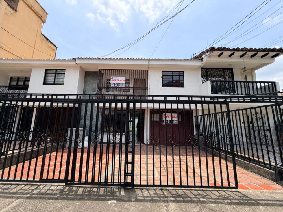 Casa en arriendo Valle Del Cauca Cali El Lido 240 m2 Habitaciones 5 Baños 5 Garajes 2 Precio $4500000