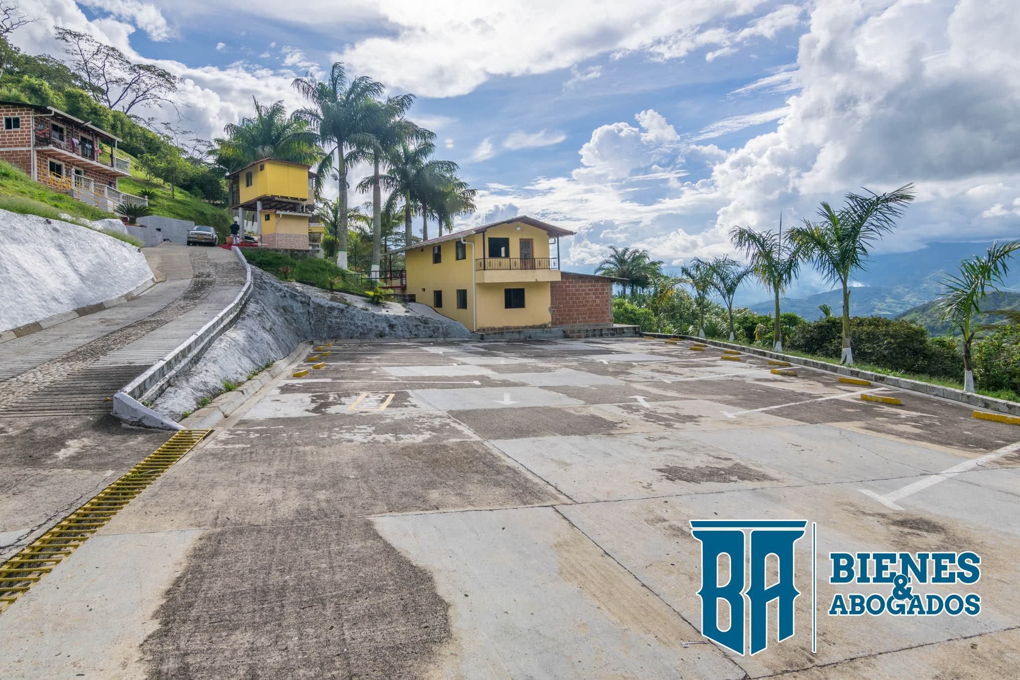 Finca en arriendo Antioquia Santo Domingo Santo Domingo 800 m2 Habitaciones 6 Baños 5 Garajes 6 Precio $1500000