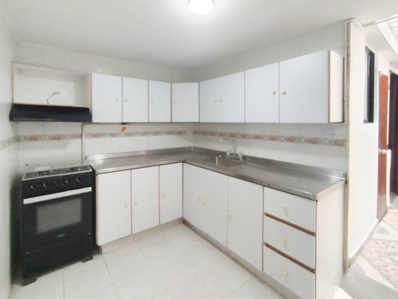 Casa en arriendo Antioquia Medellín Berlin 80 m2 Habitaciones 4 Baños 2 Garajes 0 Precio $2500000