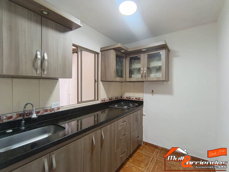 Casa en arriendo Antioquia Medellín Castilla 100 m2 Habitaciones 3 Baños 1 Garajes 0 Precio $1800000