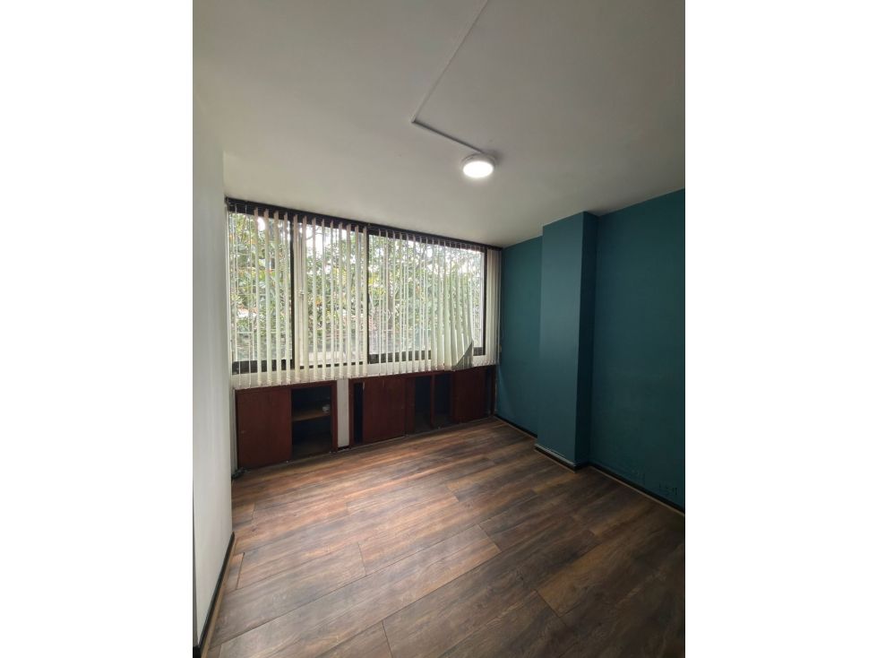 Oficina en arriendo Antioquia Medellín Suramericana 77 m2 Habitaciones 0 Baños 1 Garajes 0 Precio $2500000