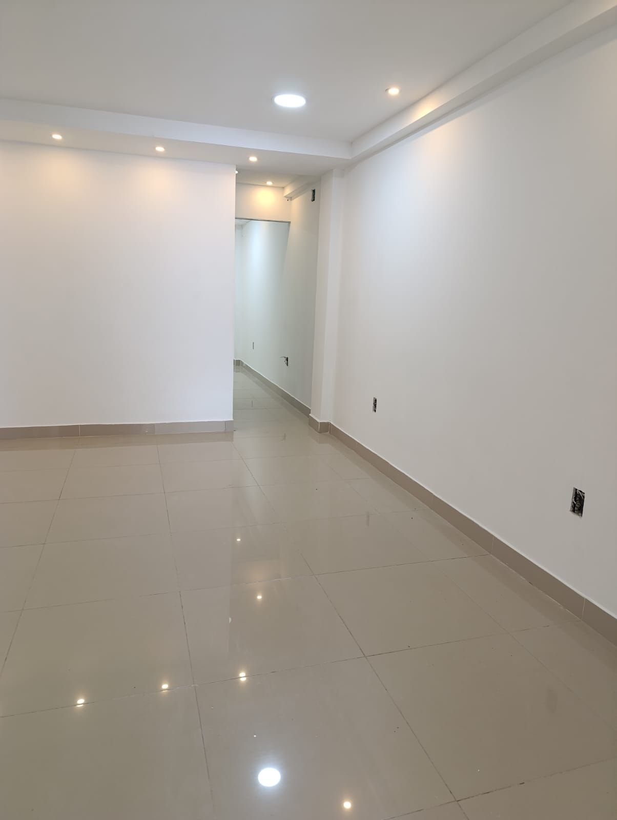 Local Comercial en arriendo Risaralda Dosquebradas La Pradera 70 m2 Habitaciones 0 Baños 1 Garajes 0 Precio $2200000