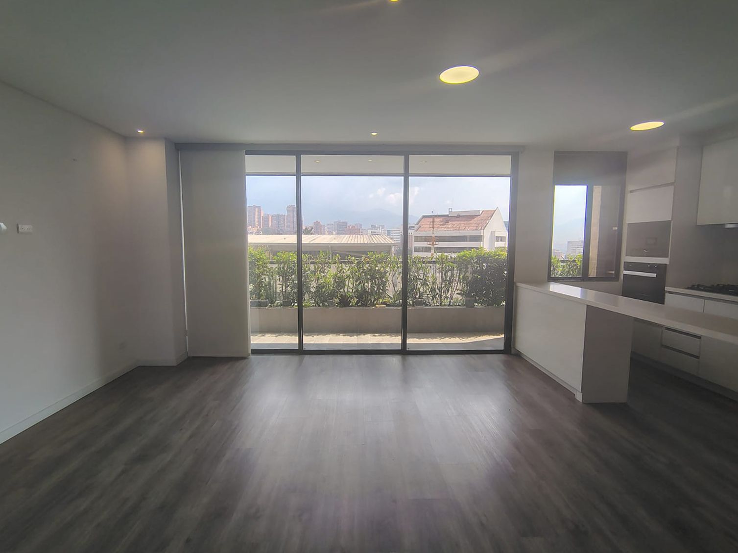 Apartamento en arriendo o venta Antioquia Medellín Lalinde 95 m2 Habitaciones 2 Baños 3 Garajes 2 Precio venta $1270000000 Precio arriendo $6200000