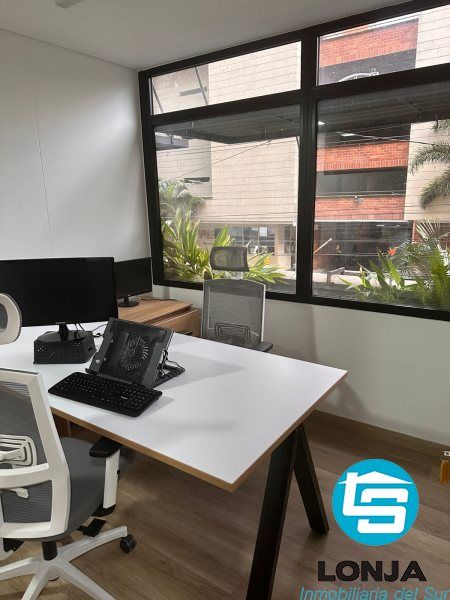 Oficina en arriendo Antioquia Medellín Los Colores 20 m2 Habitaciones 0 Baños 1 Garajes 0 Precio $1700000
