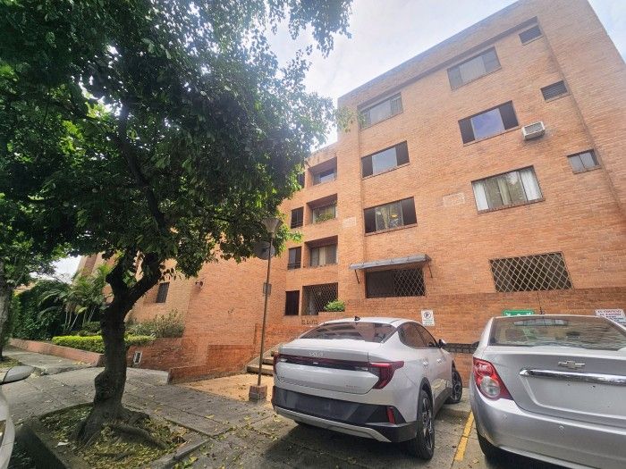 Apartamento en venta Valle Del Cauca Cali Urbanización La Flora 95 m2 Habitaciones 2 Baños 3 Garajes 1 Precio $320000000