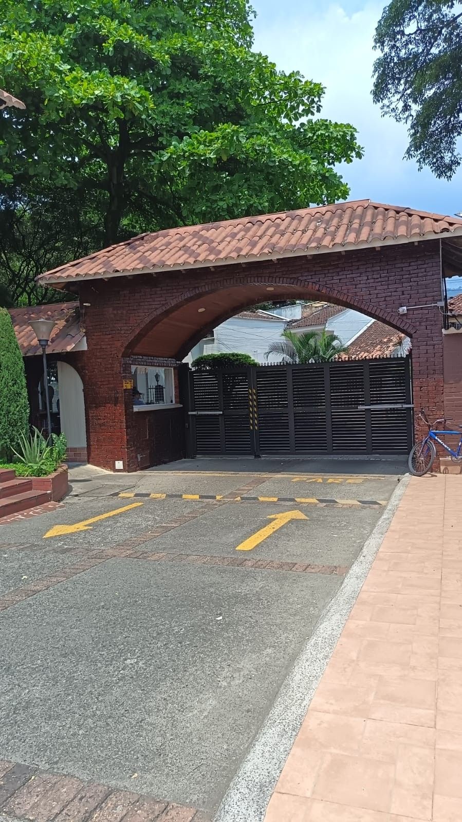 Casa en venta Valle Del Cauca Cali Camino Real - Los Fundadores 280 m2 Habitaciones 5 Baños 5 Garajes 2 Precio $895000000